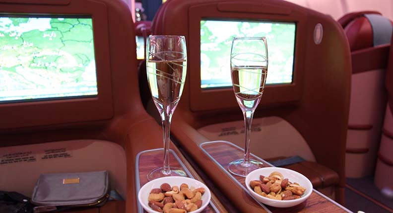 A Beautiful Air Journey: Oman Air’s Luxurious Flight to Muscat